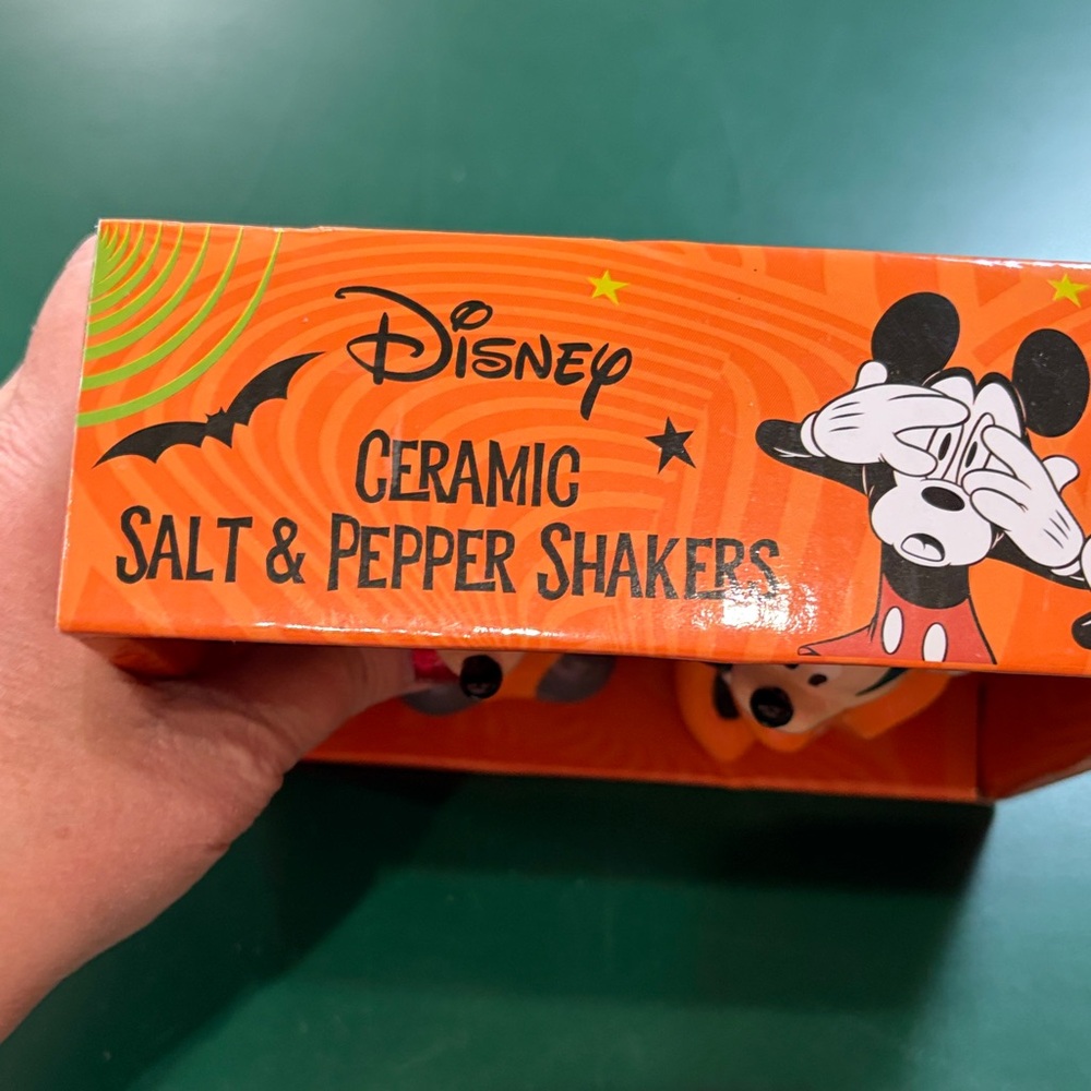 Disney Halloween Ceramic Mickey & Minnie Salt & Pepper Figurine Set - Picture 2 of 4